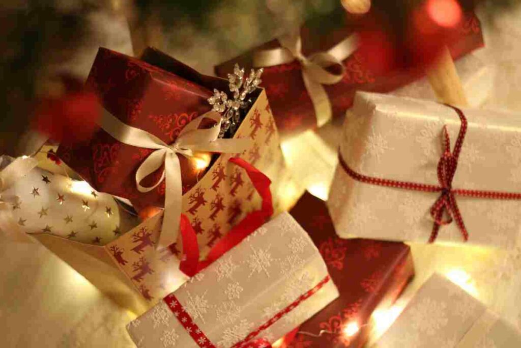 best-lifestyle-christmas-gifts-for-20-year-olds-2021-tinted-twenties